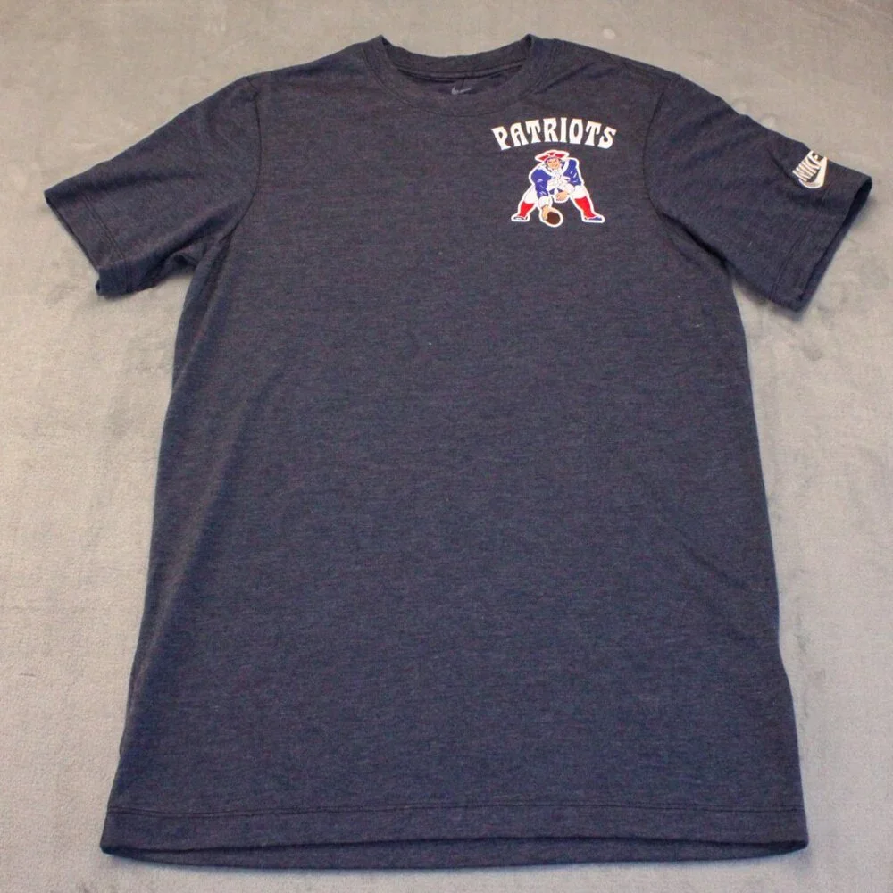 New England Patriots Short Sleeve Crew Neck Tee Men's - Picture 2 of 10